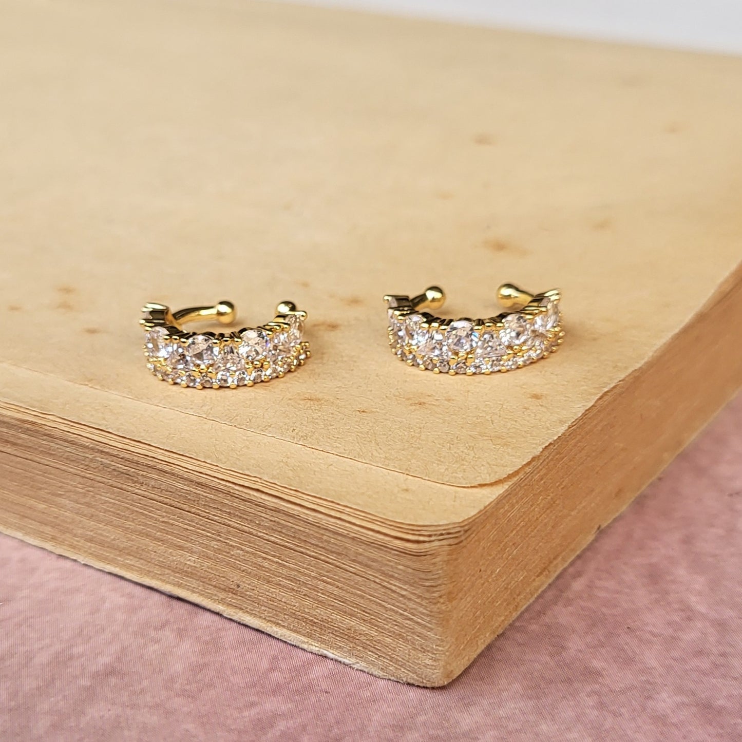 Anya earclips (pair)