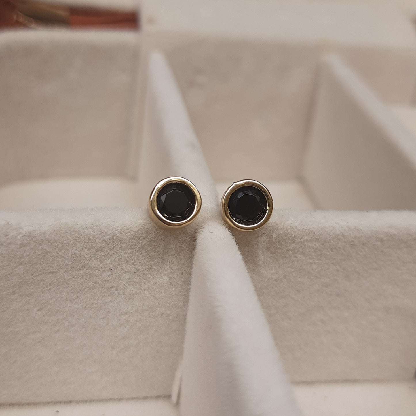 CANDY Studs (Round)