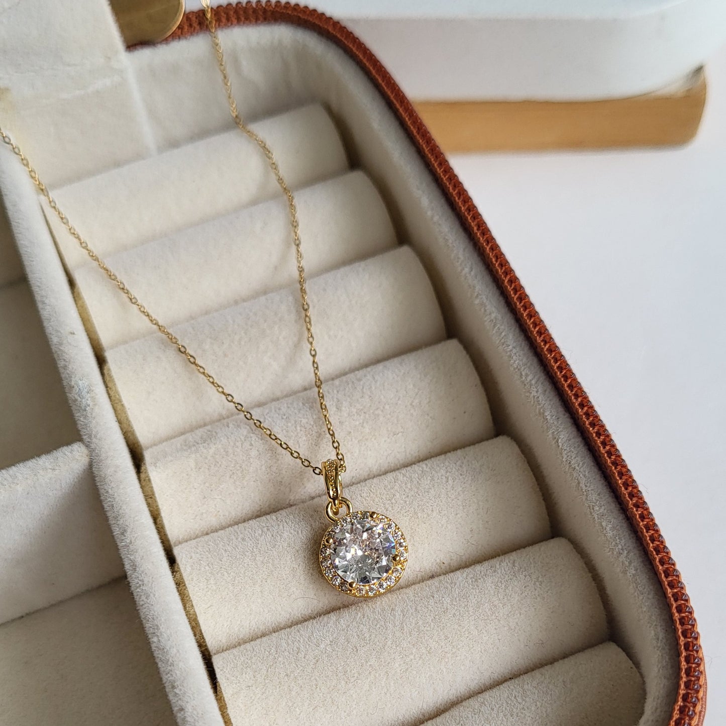 Cinderella pendant chain