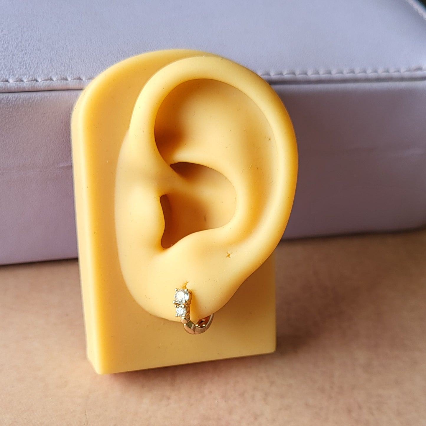 Dual stone hoops