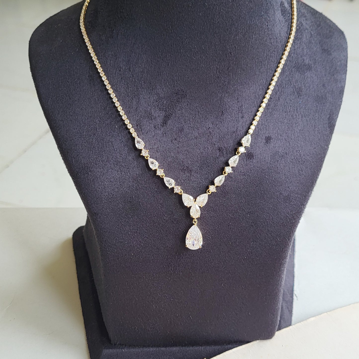 Droplet necklace