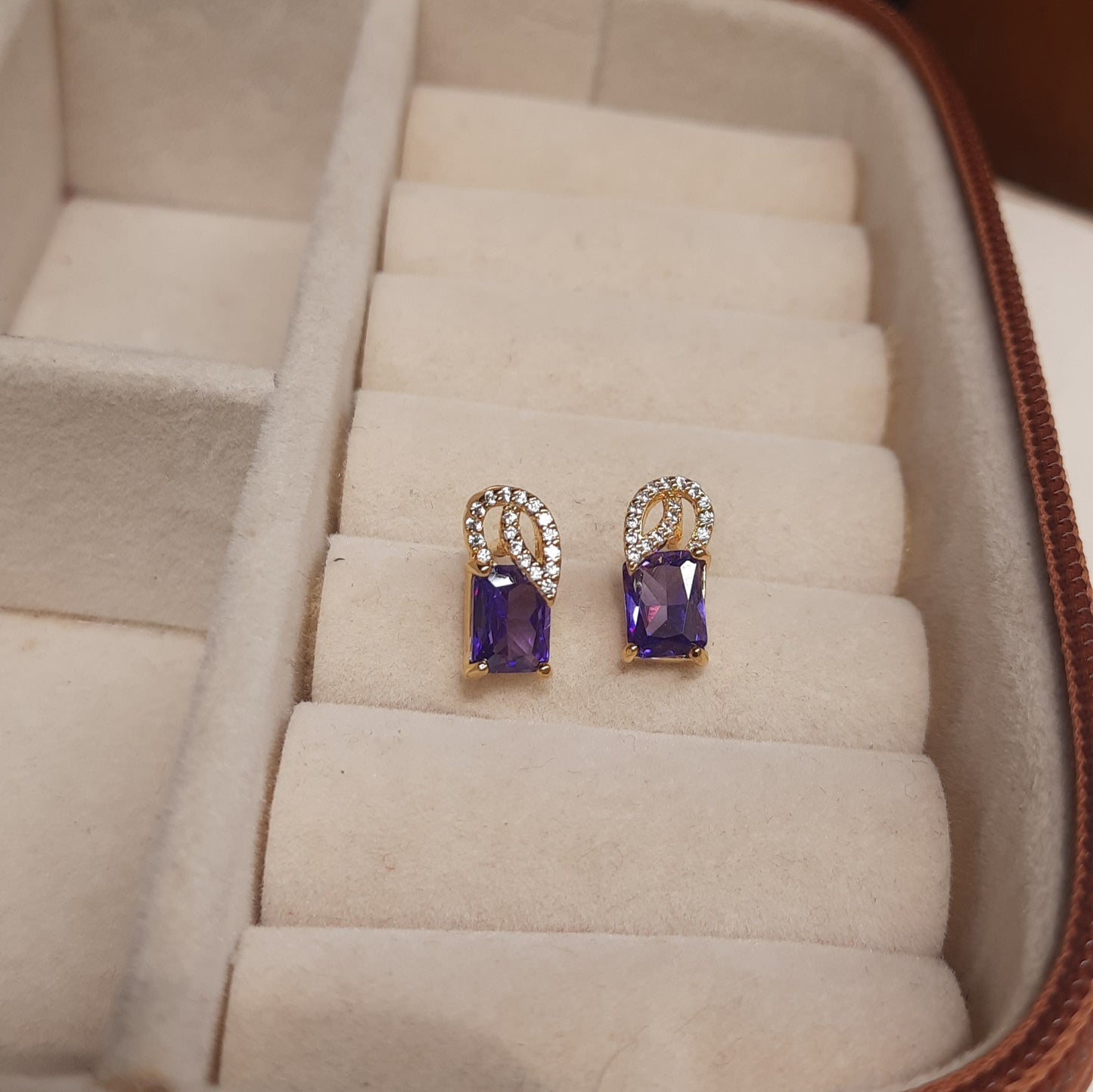 PURPLE IT Studs