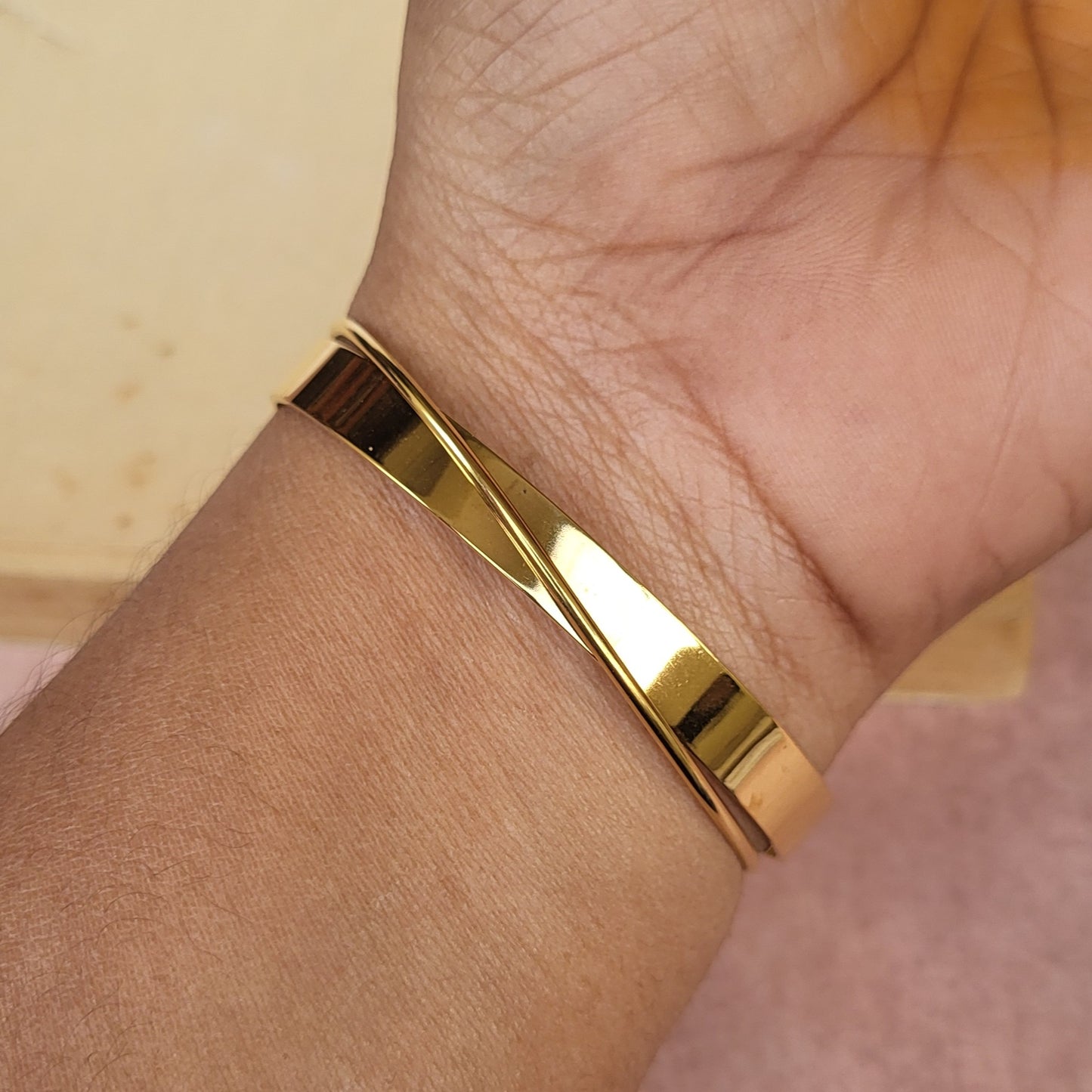 Spiral cuff