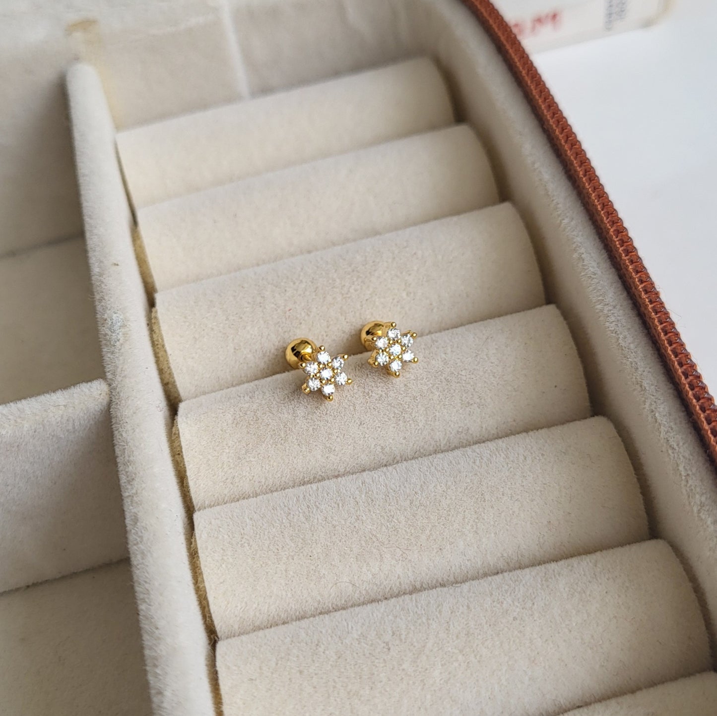 Bloom mini studs(ball screwback)