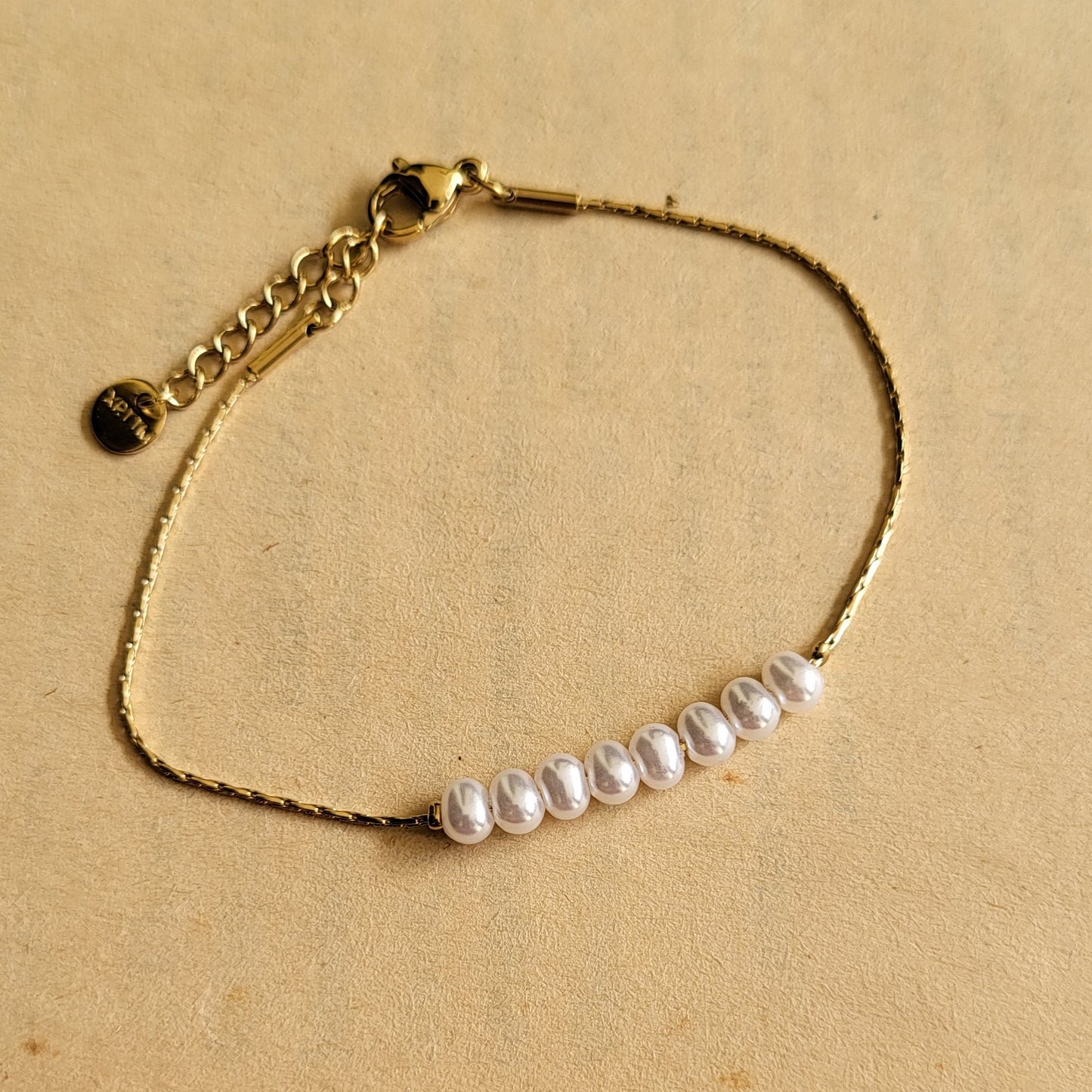 Pearl bracelet (Navya)
