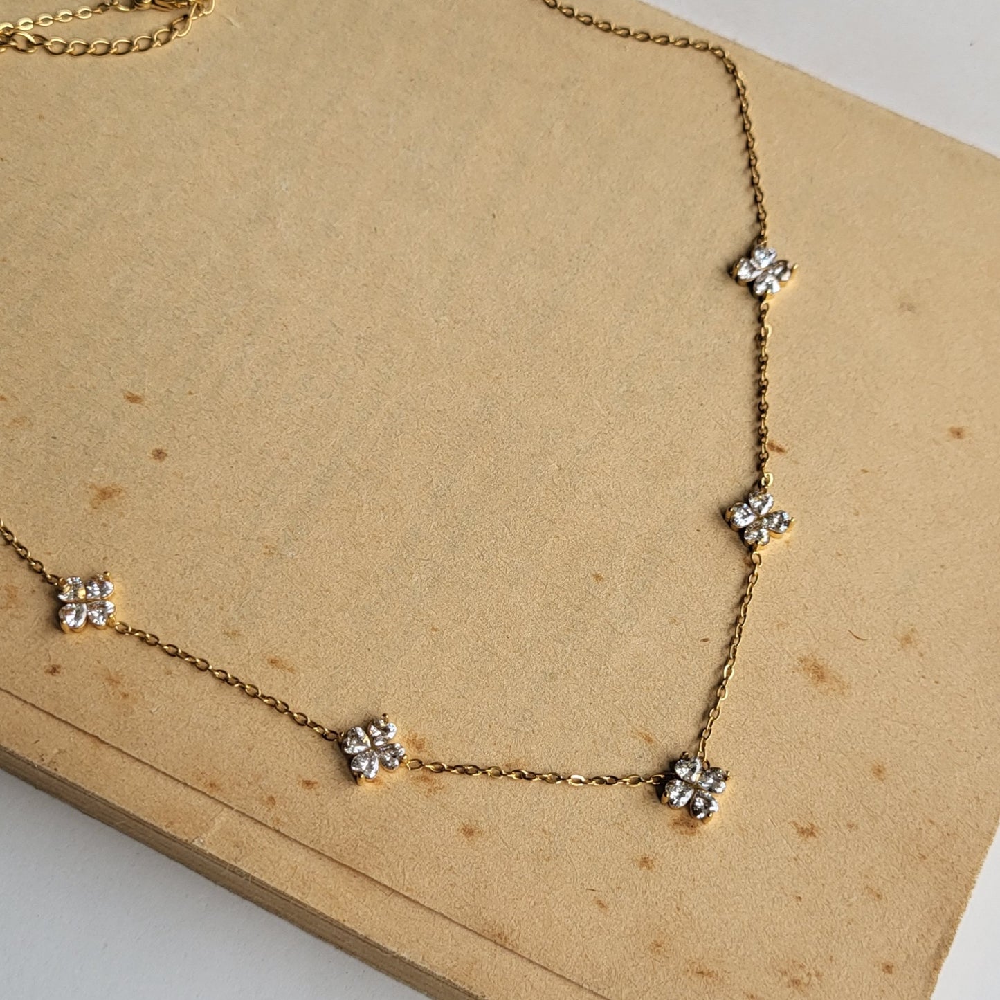 Fleur necklace
