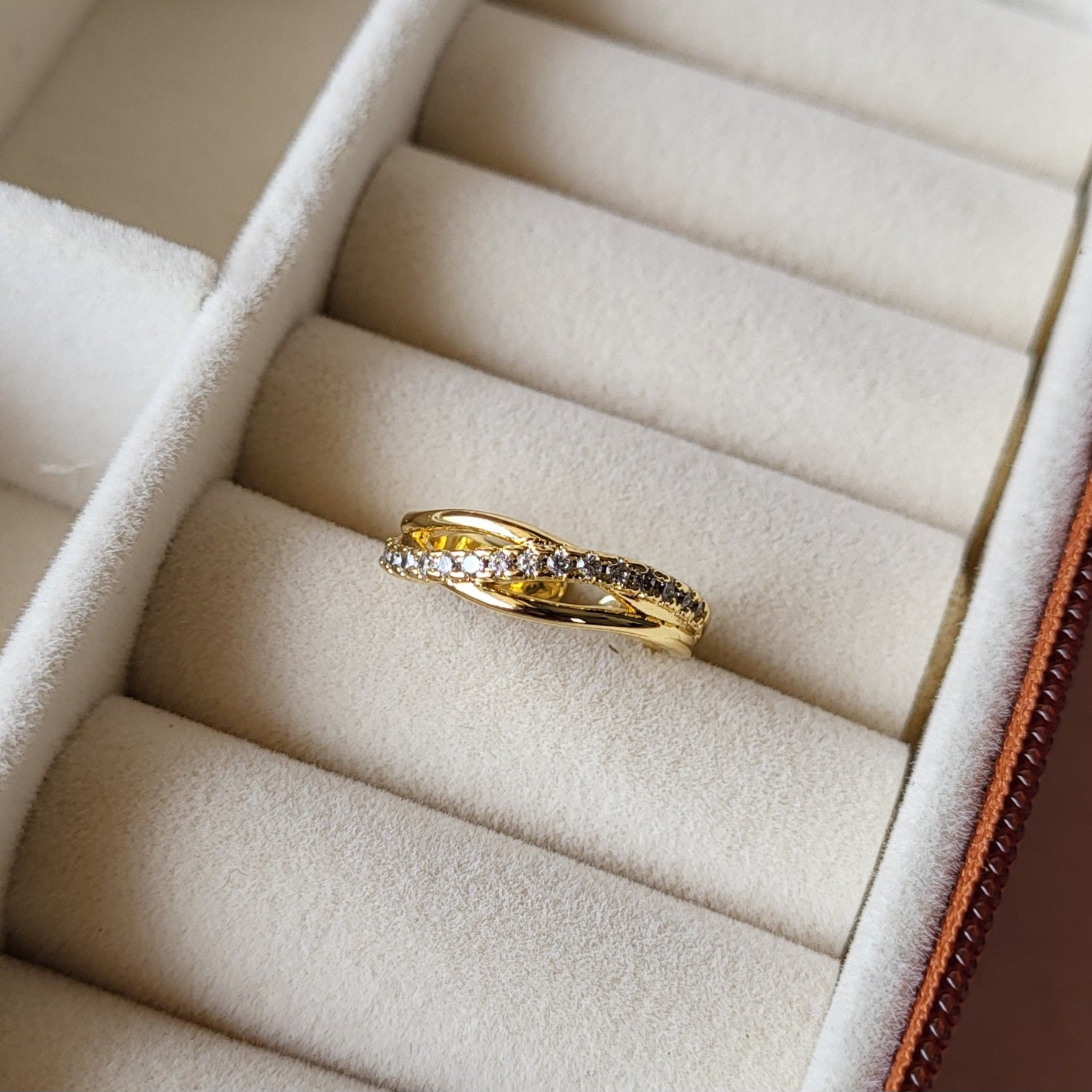 Raaga finger ring
