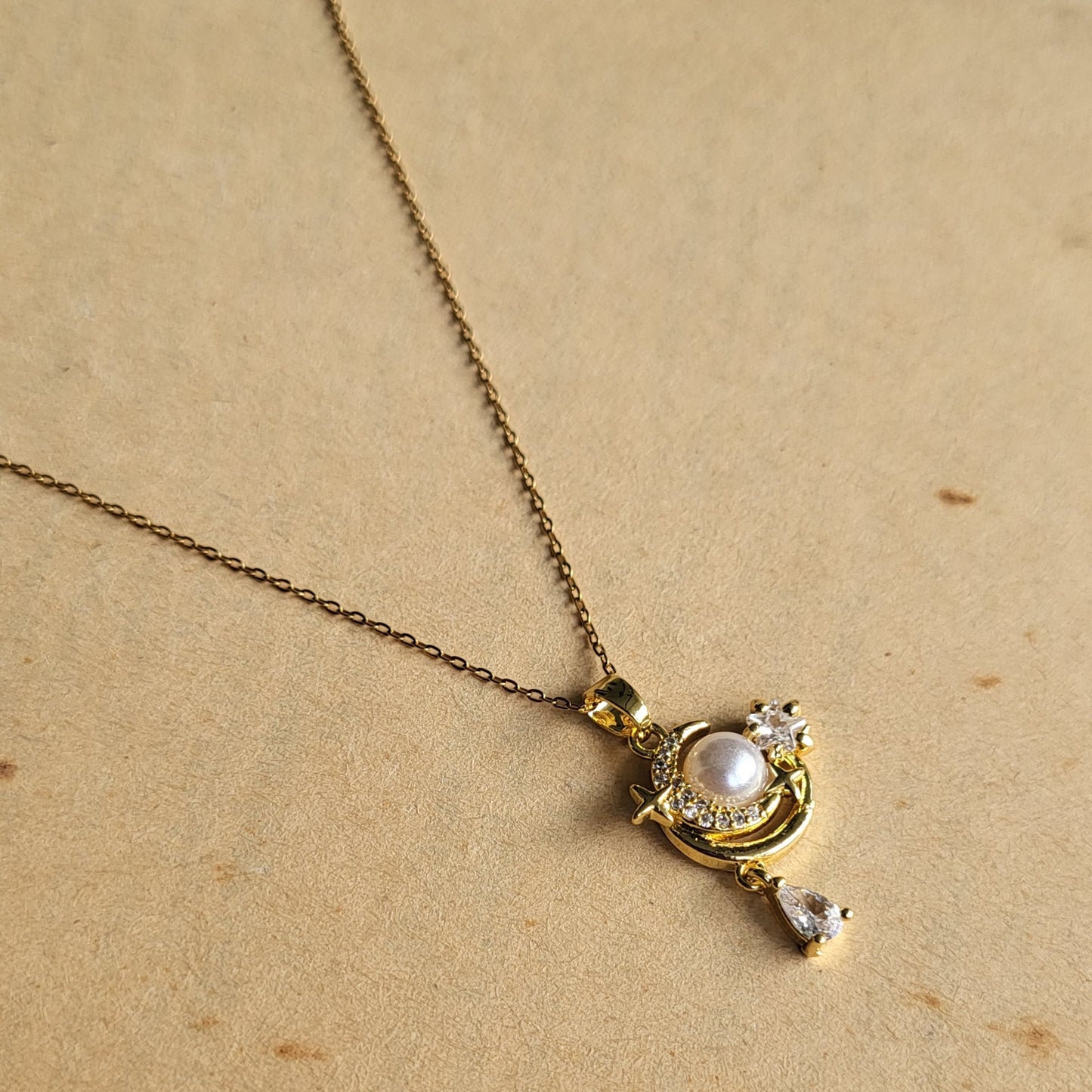 Moon pendant chain