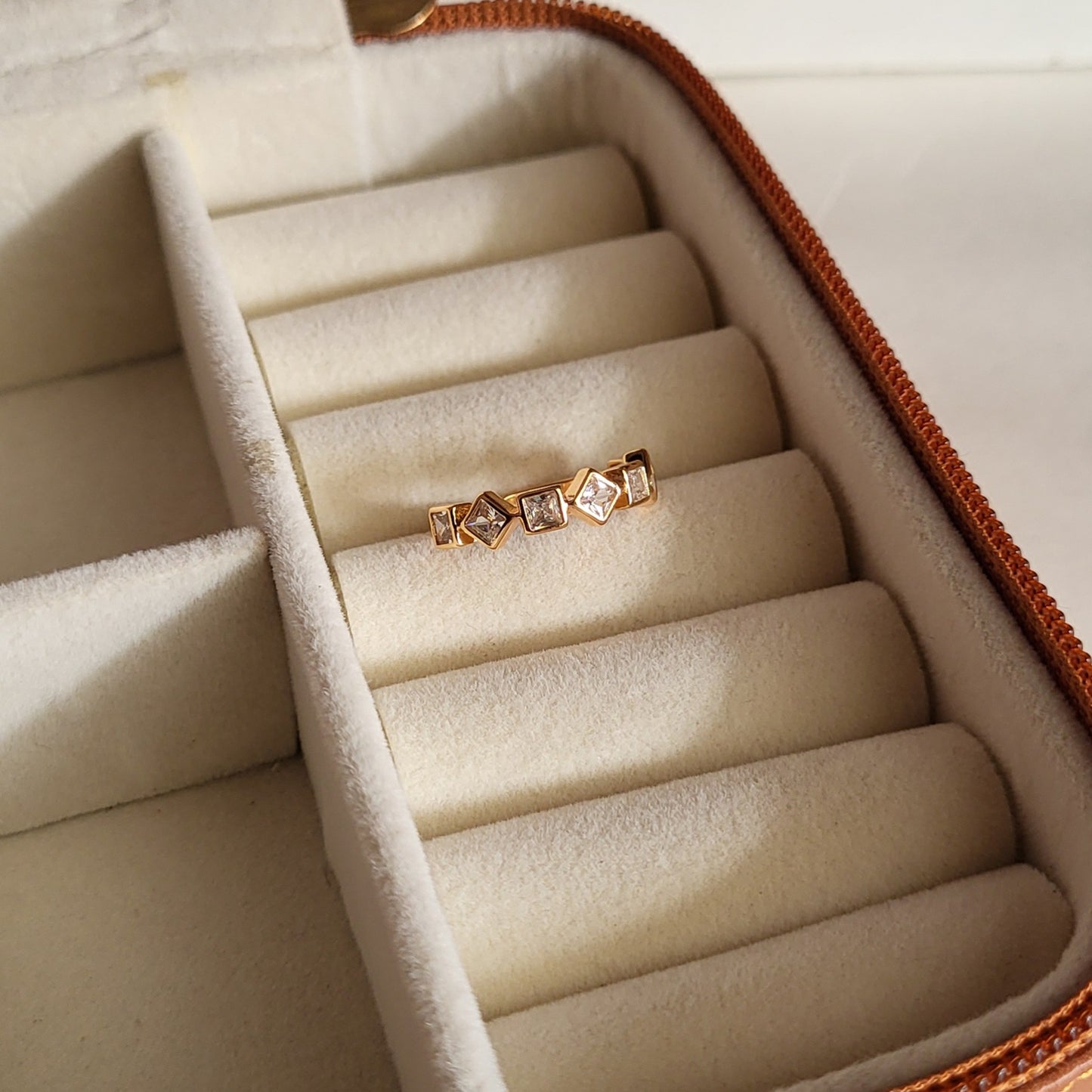 Shruti ring
