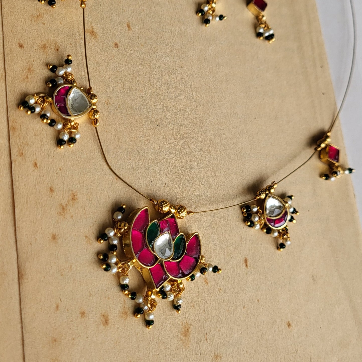 Kamali invisible necklace