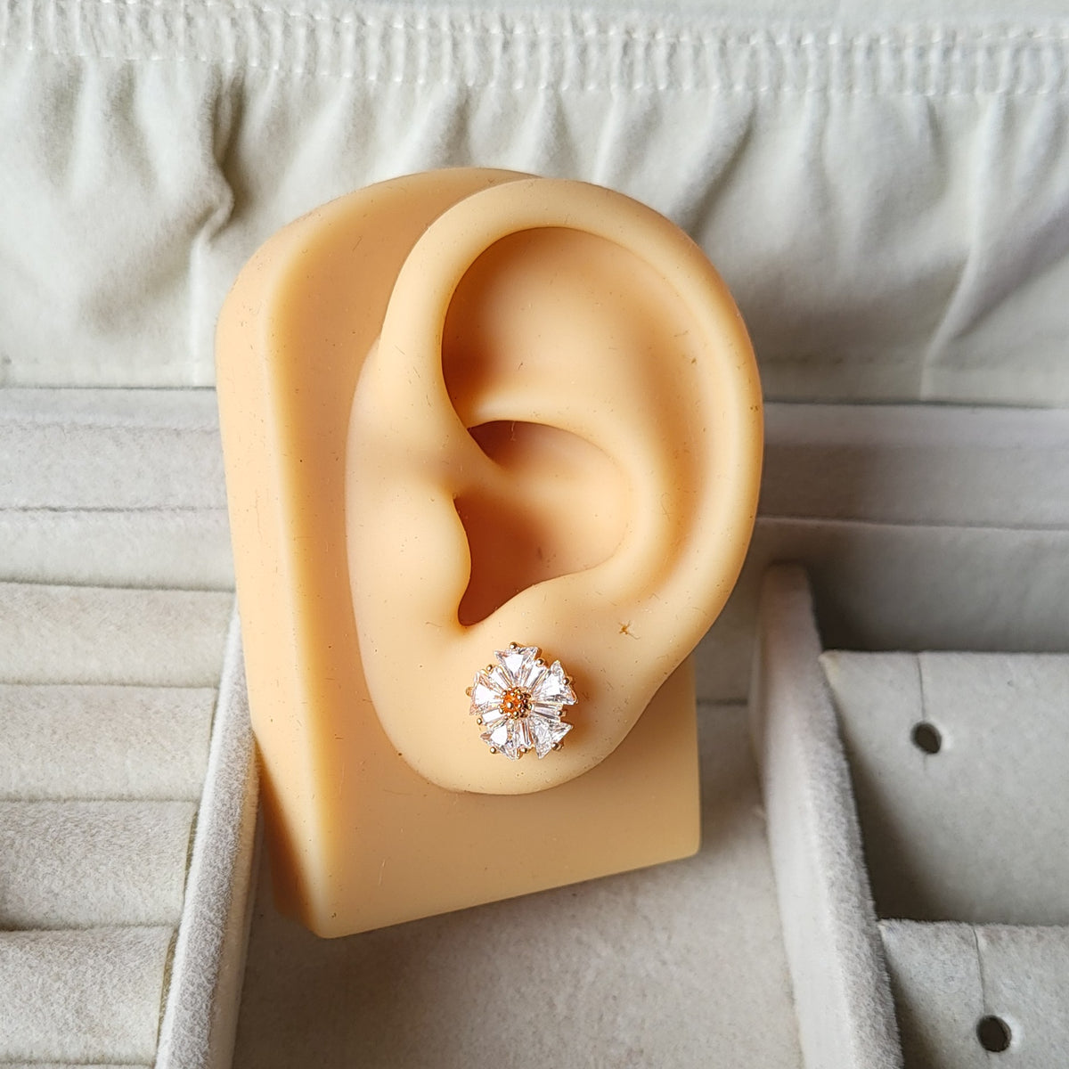 Pollen studs