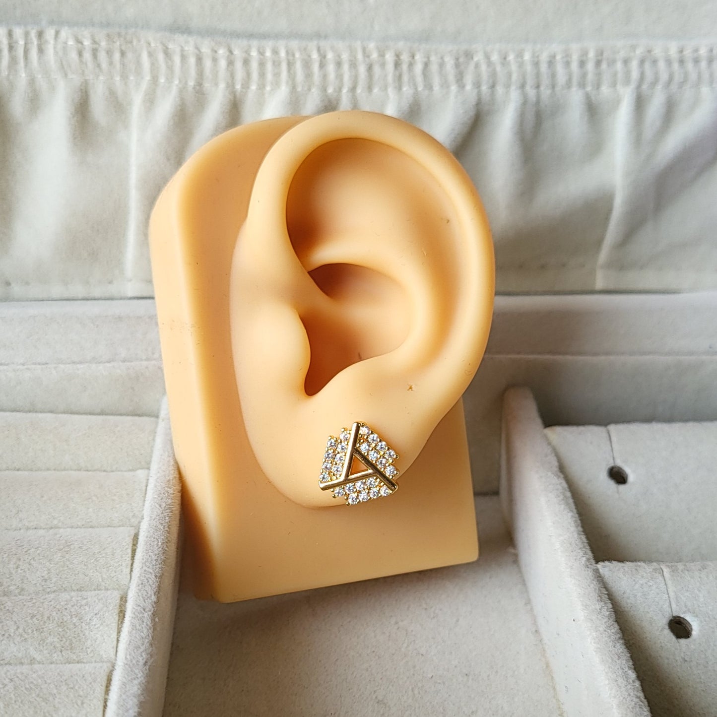 Antenna studs