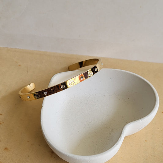 Beach cuff