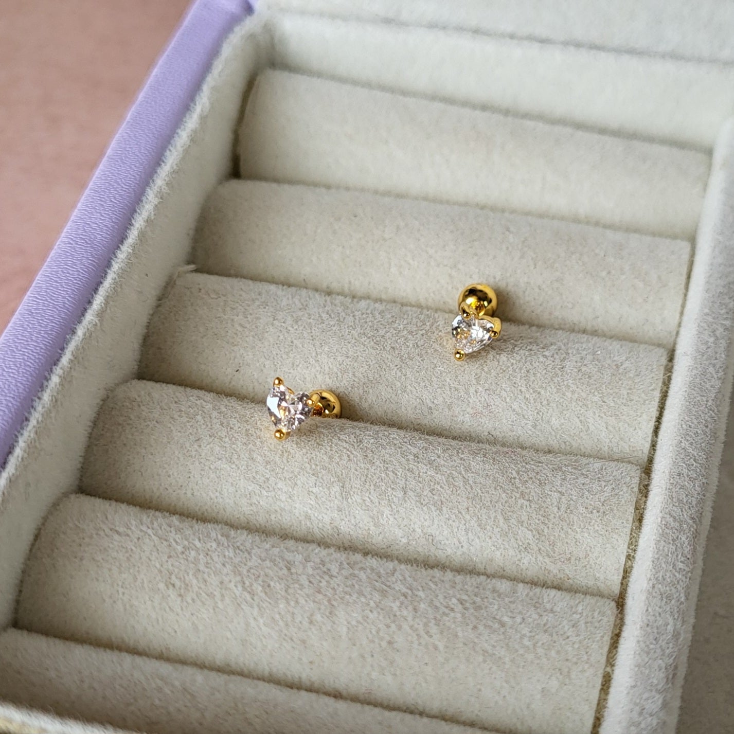 Mini heart studs (ball screwback)