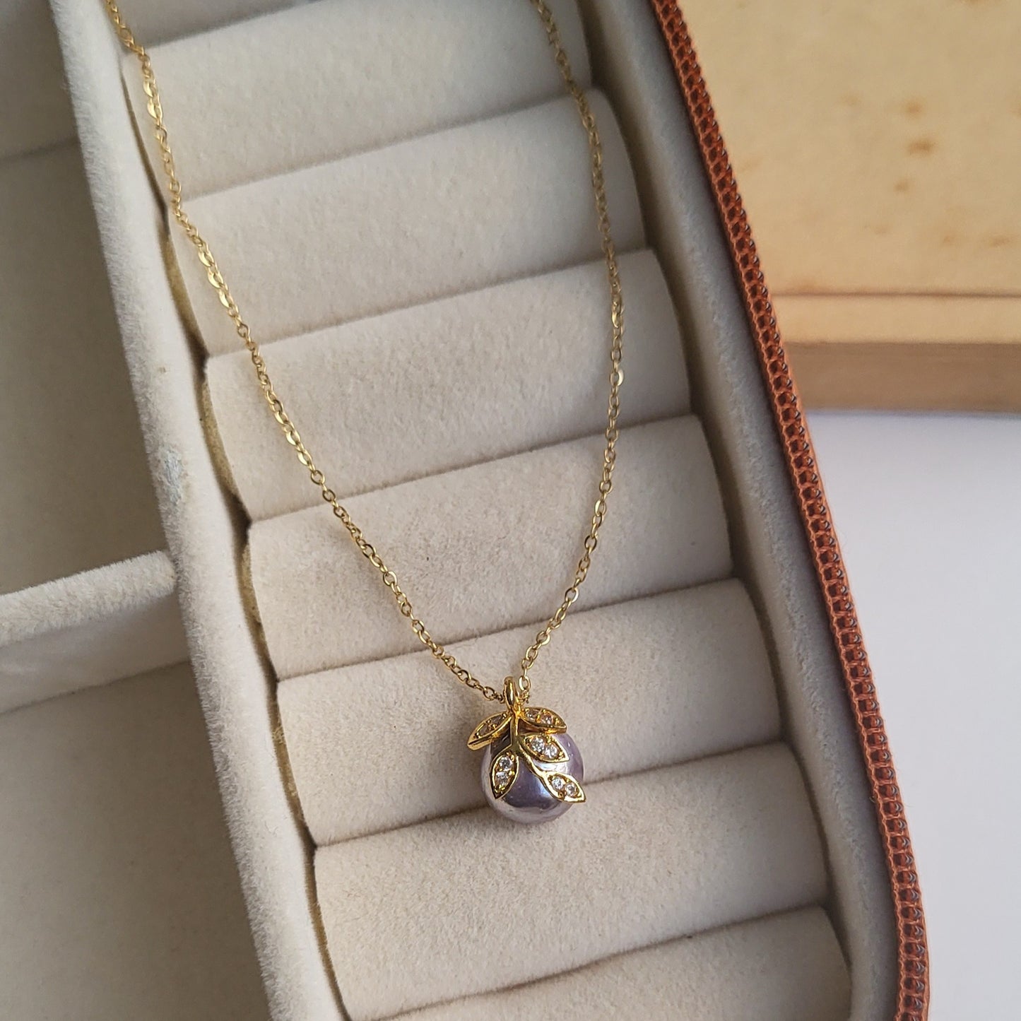 Willow pendent chain