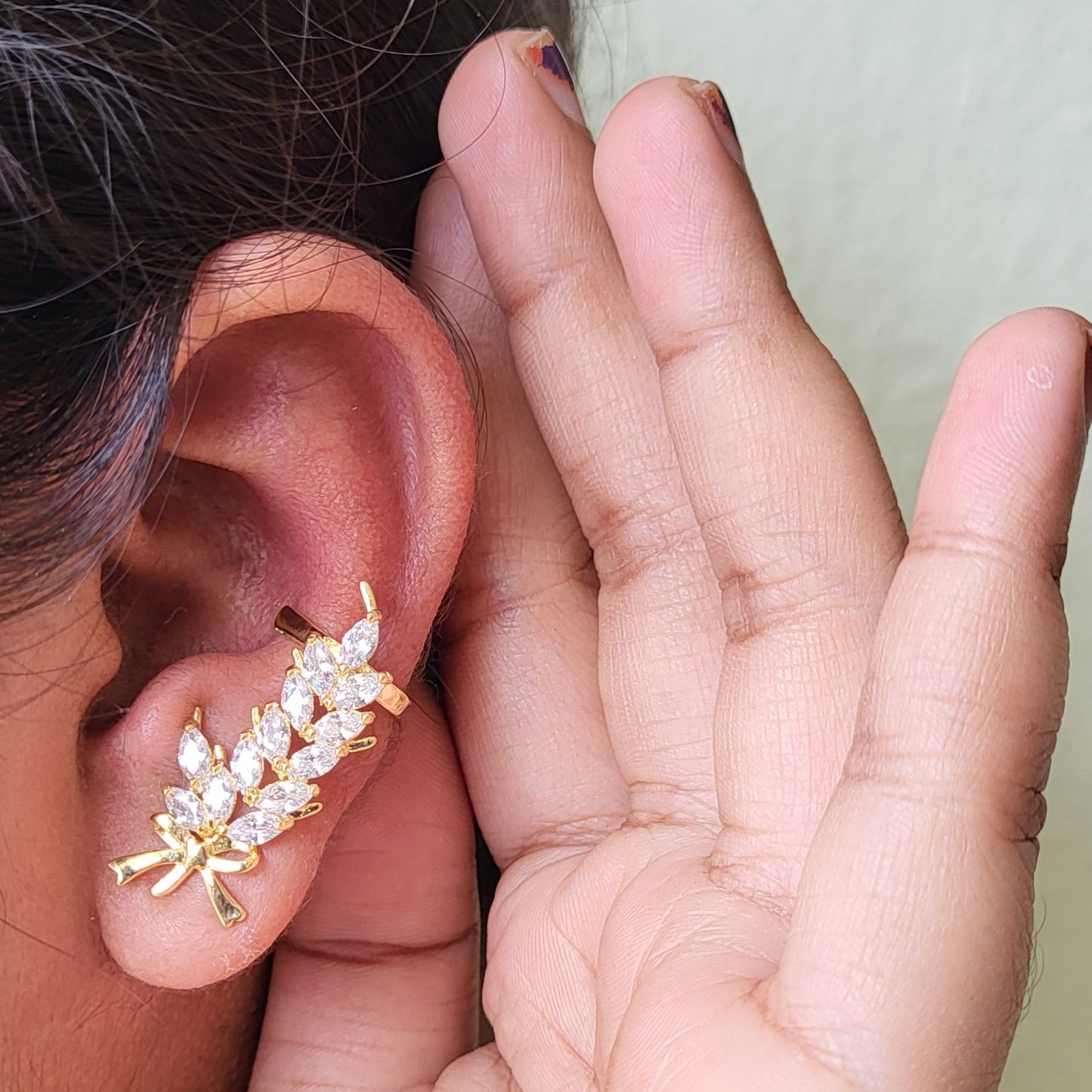 Bow earcuff (Left ear only)