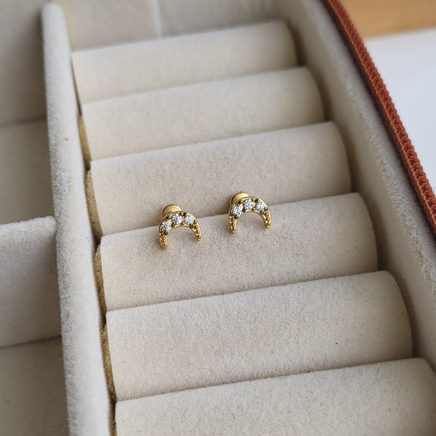 Moon flat screwback studs