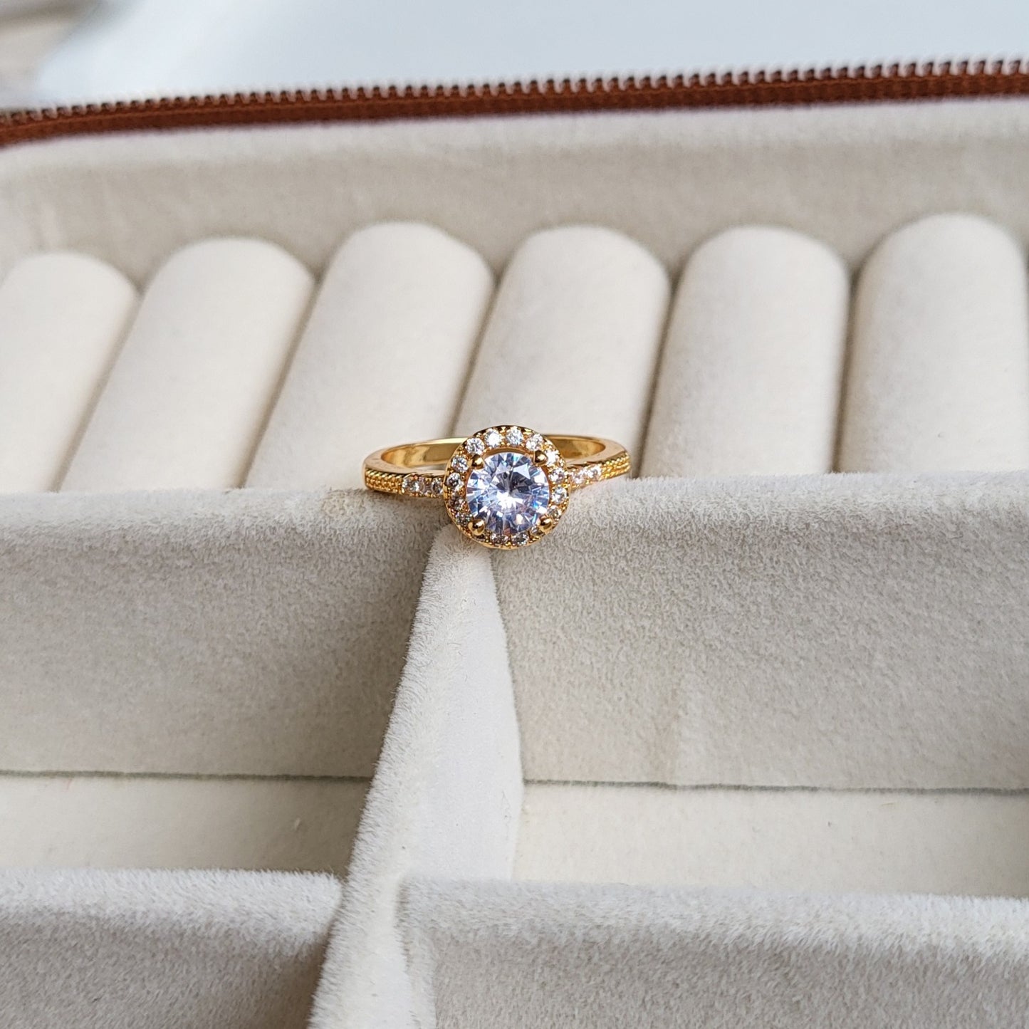 Saloni ring