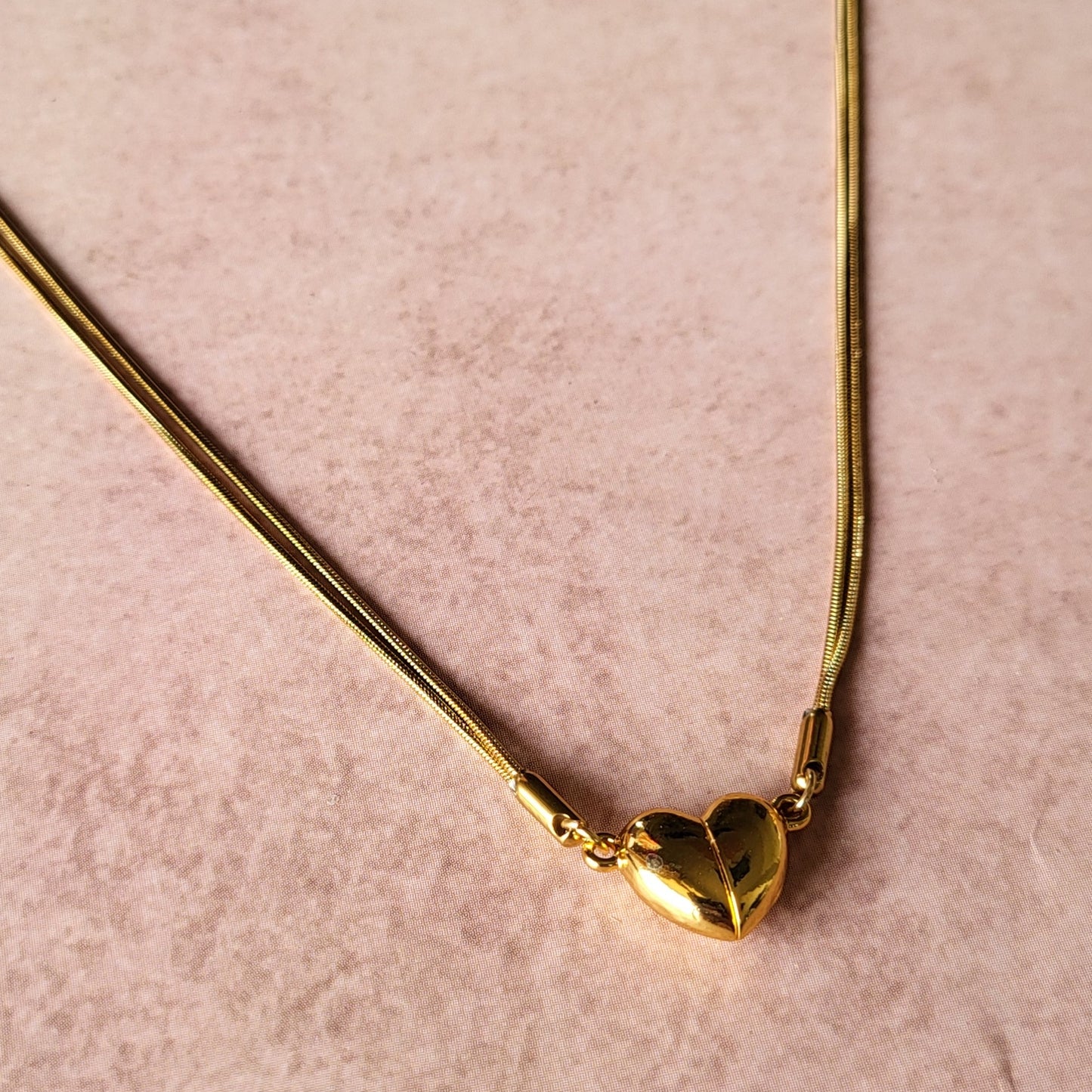 Magnet heart necklace