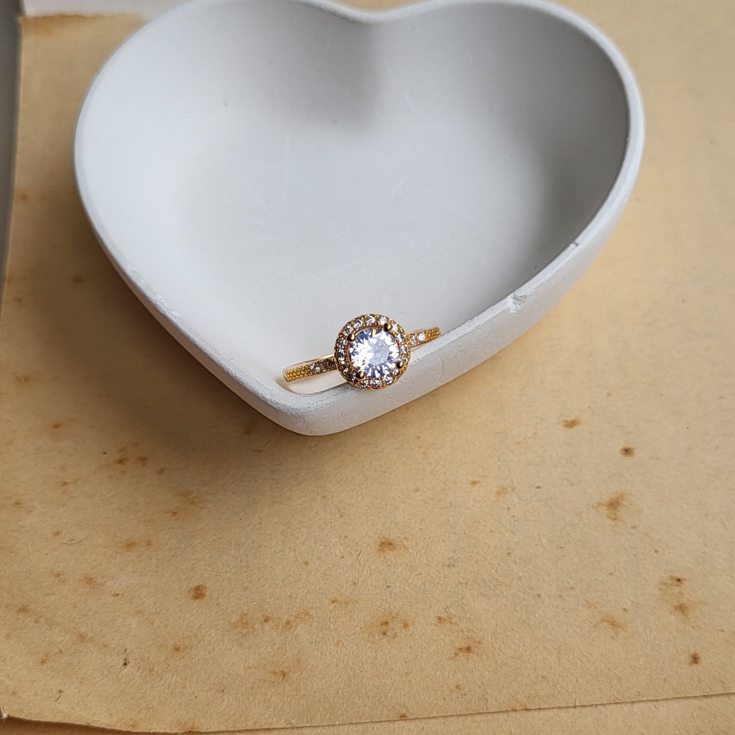 Saloni ring
