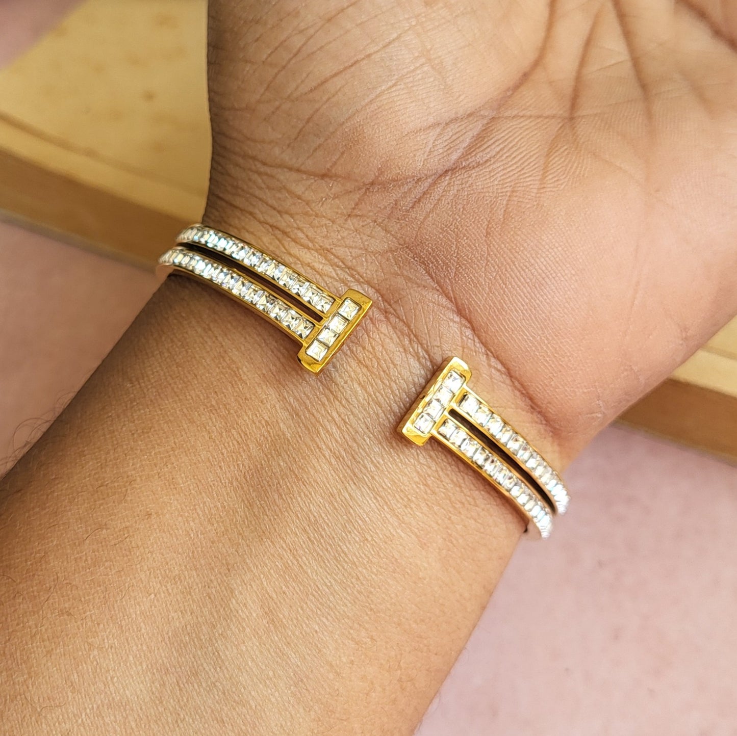 Krystle cuff kada