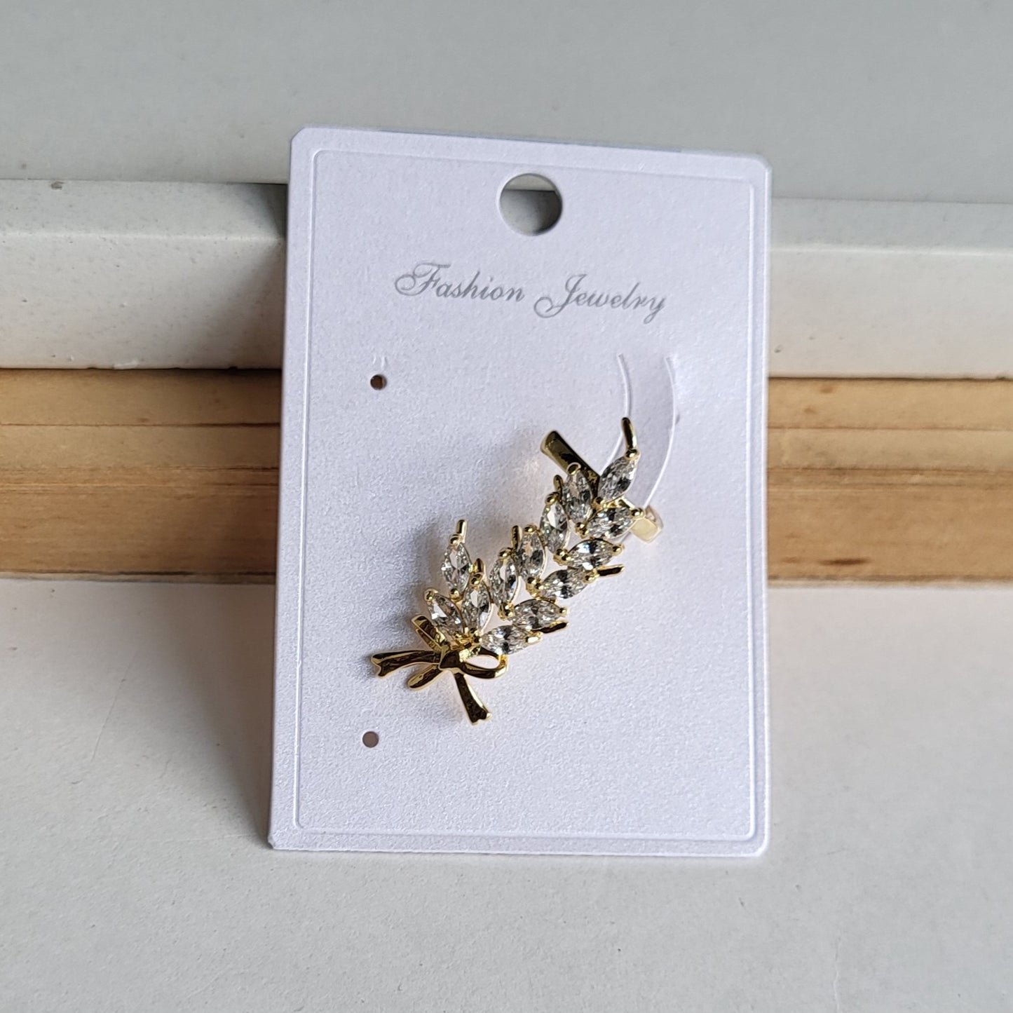 Bow earcuff (Left ear only)