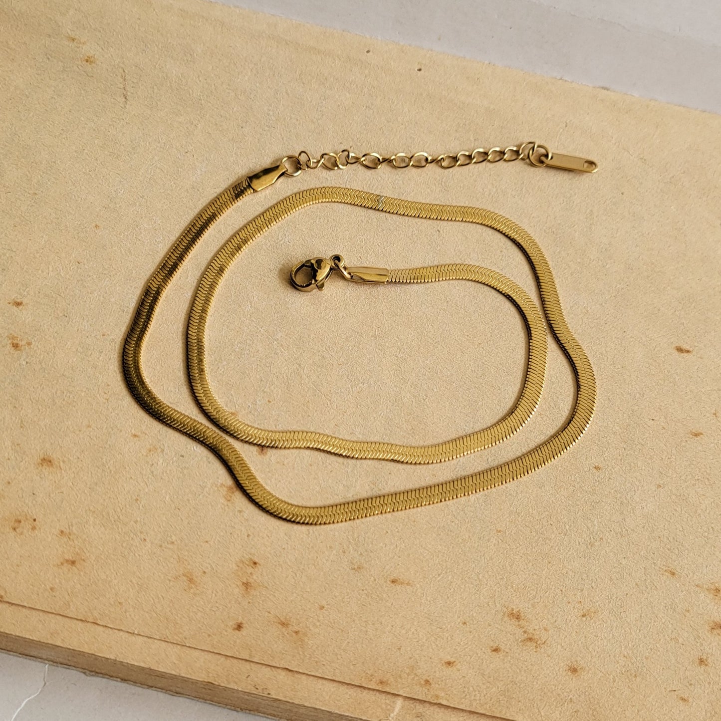 SLITHER snake Neckchain (gold)