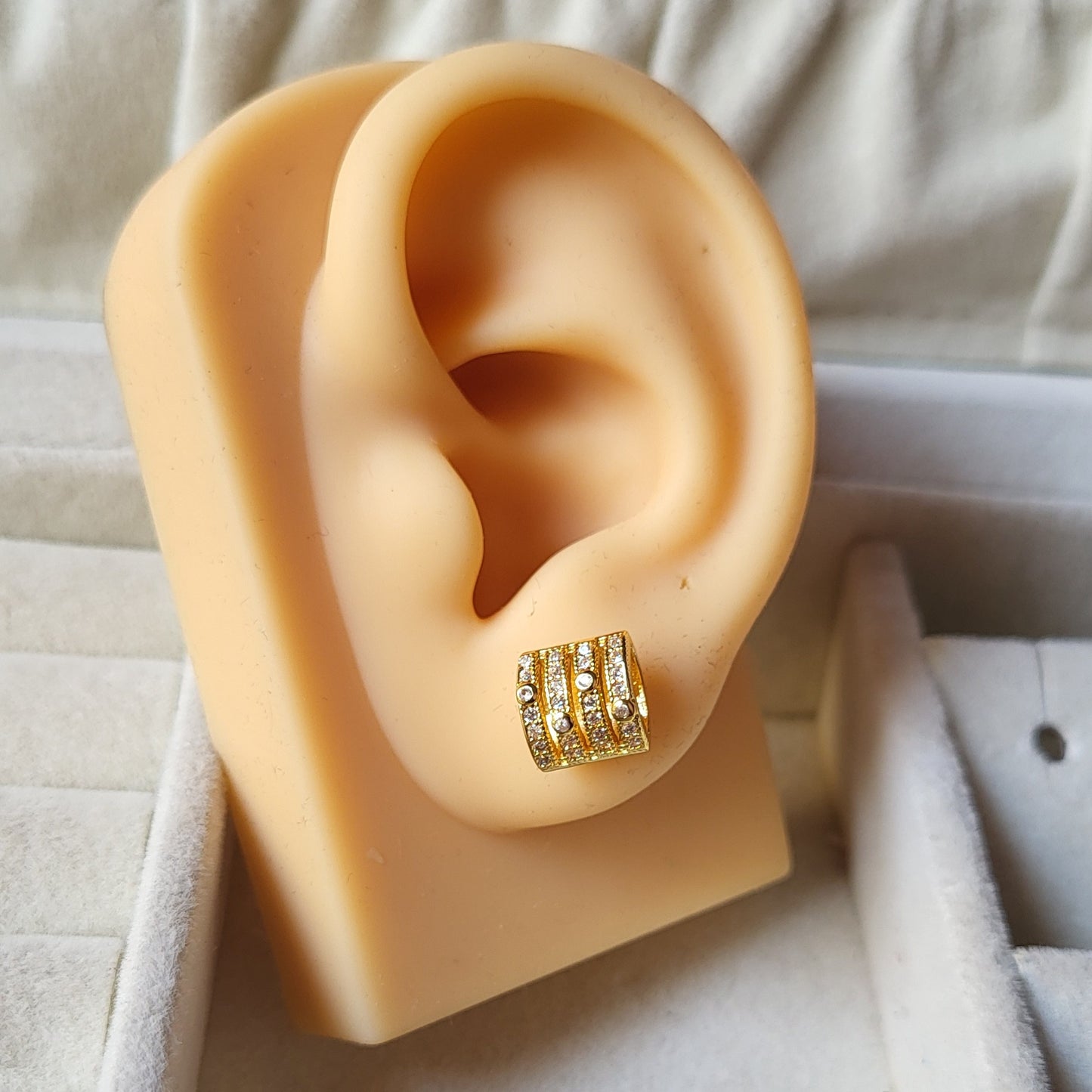 Rima studs