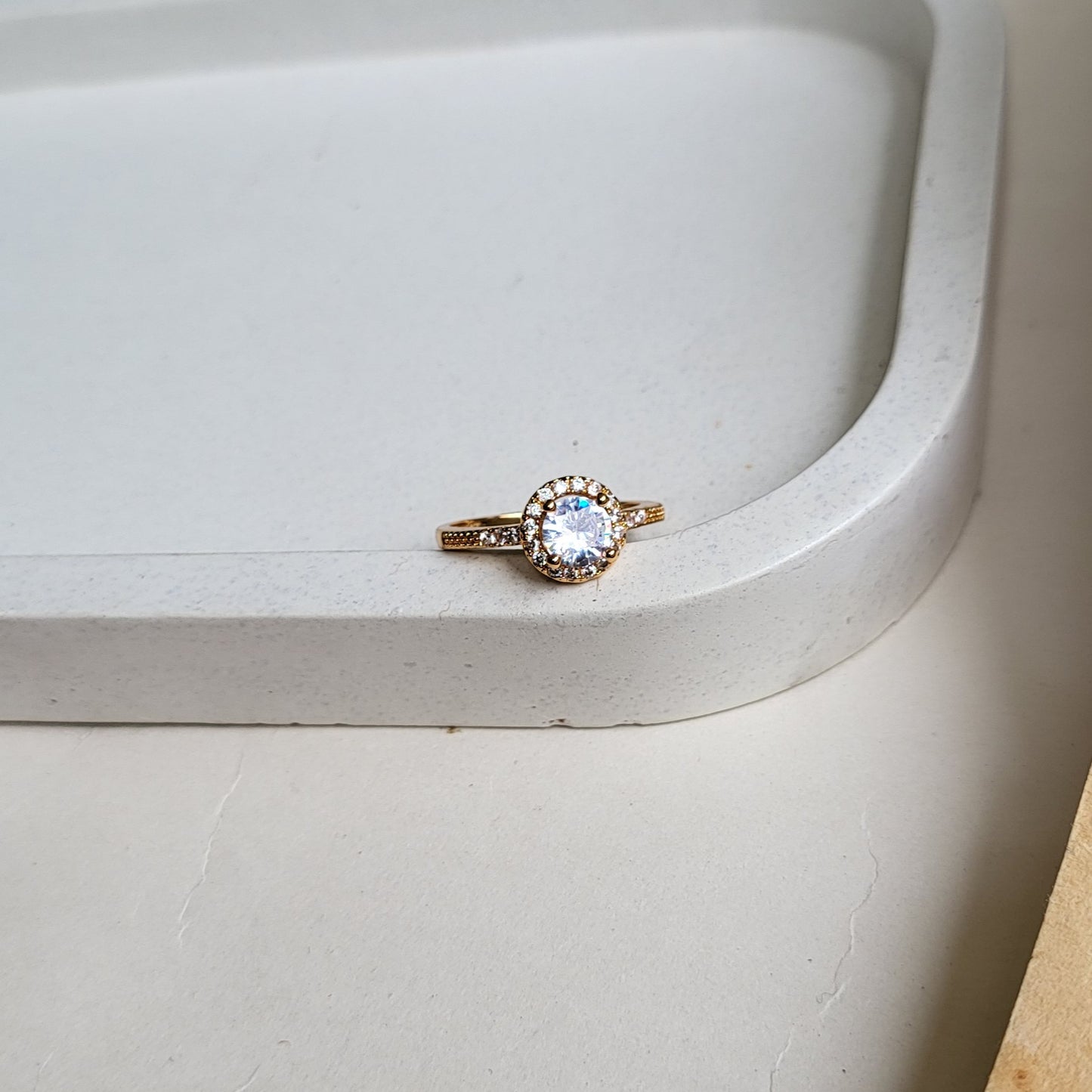 Saloni ring