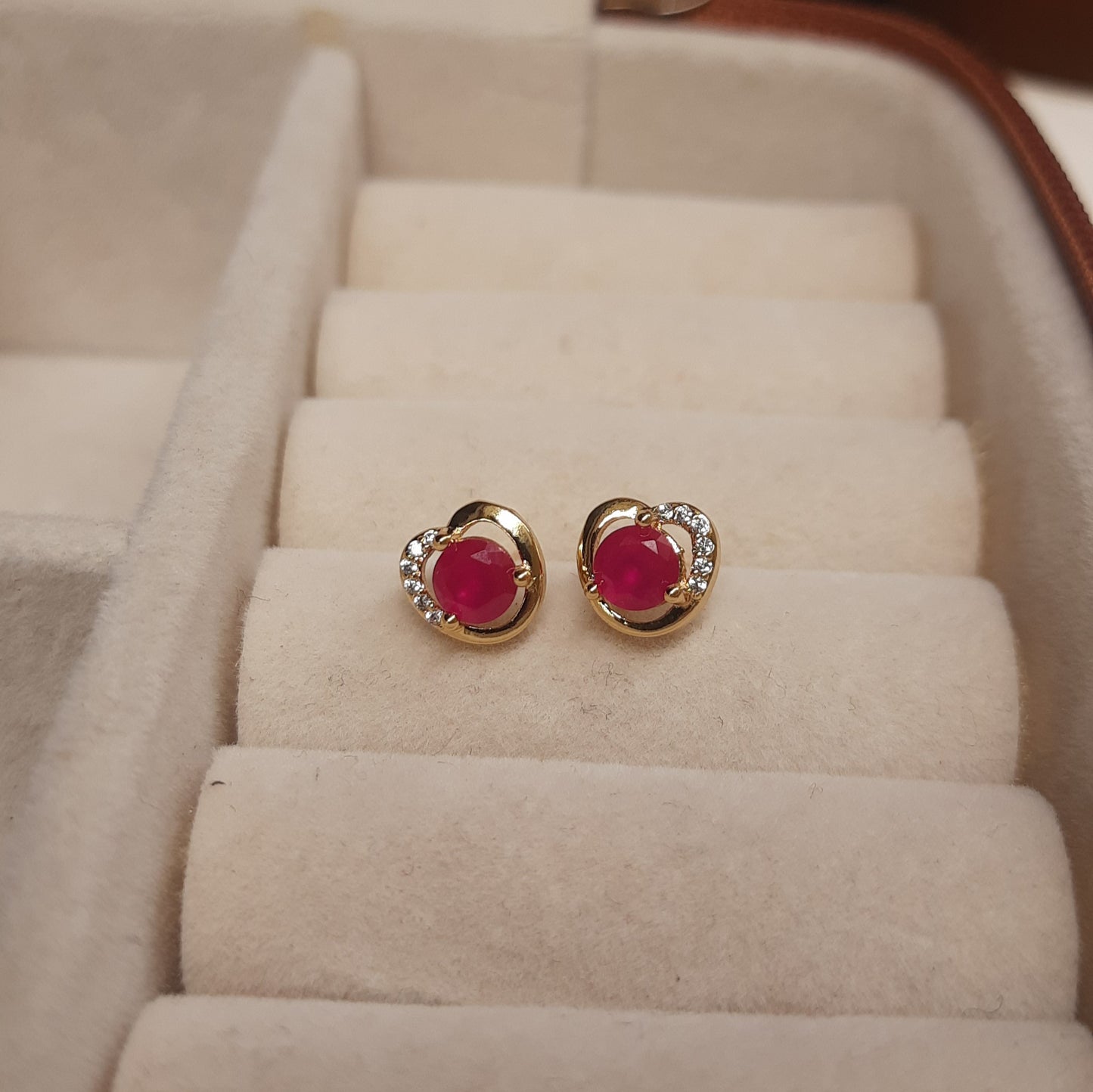DIL Studded earrings