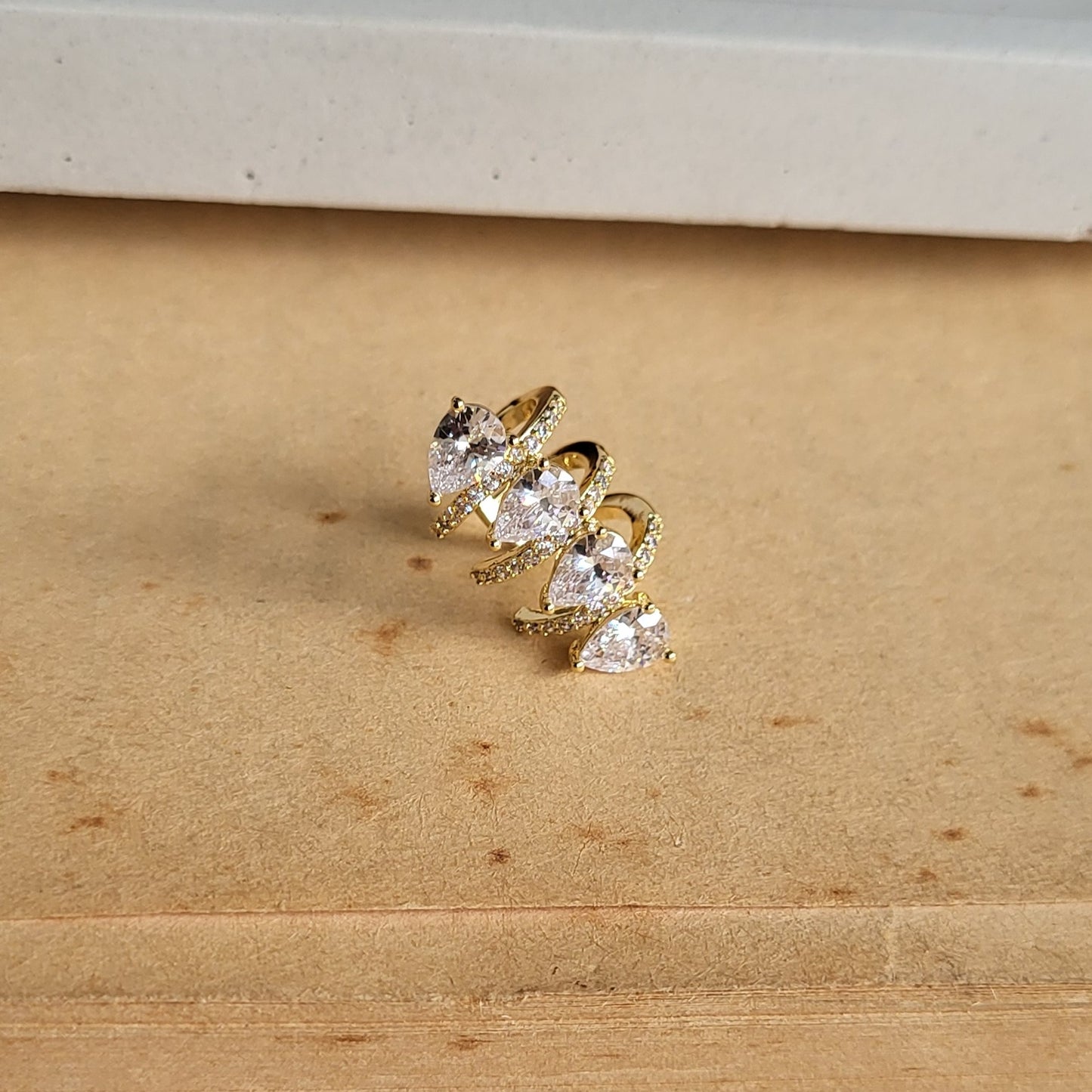Alice earcuff (one ear only)