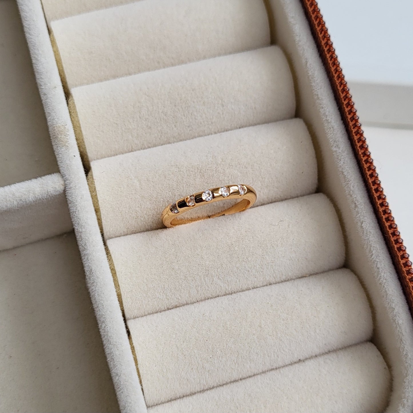 Tina ring