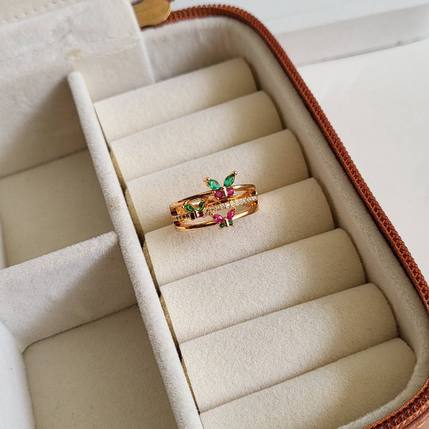 Iva ring