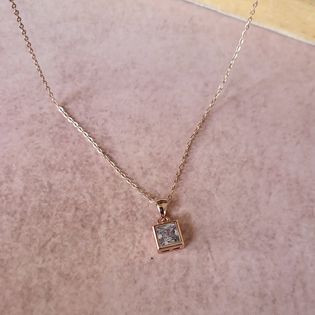 Nova Pendant chain
