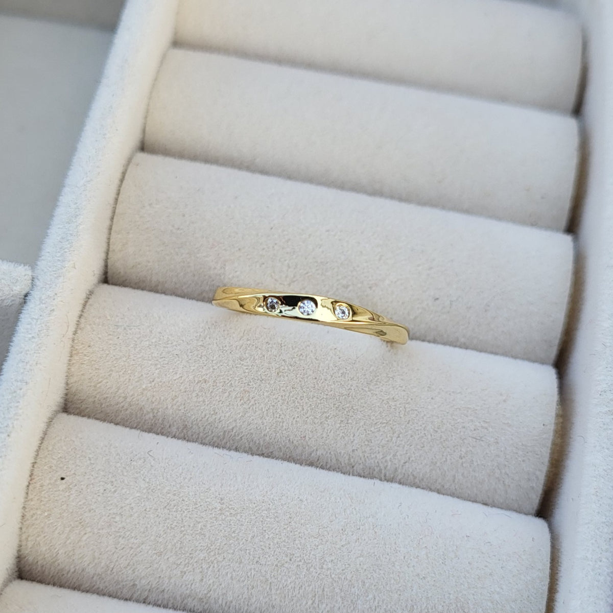 Emilia Finger ring