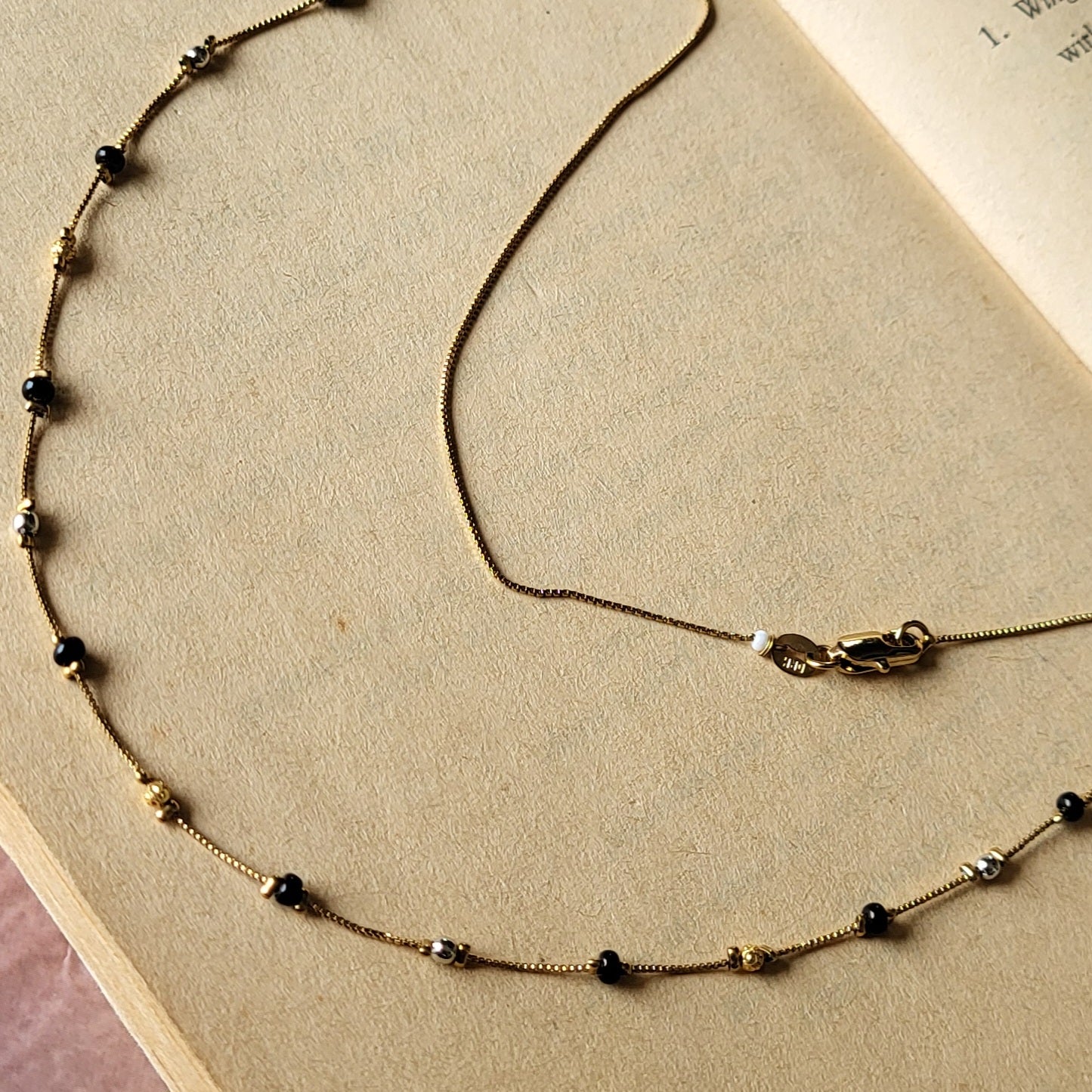 Black beads chain (SM)