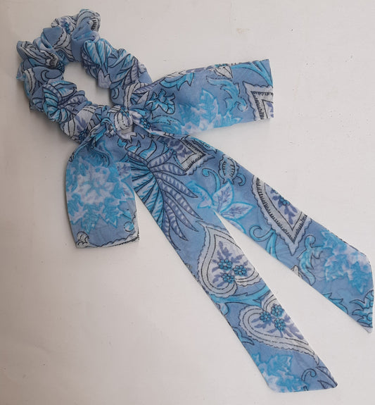 Garden blue scrunchie