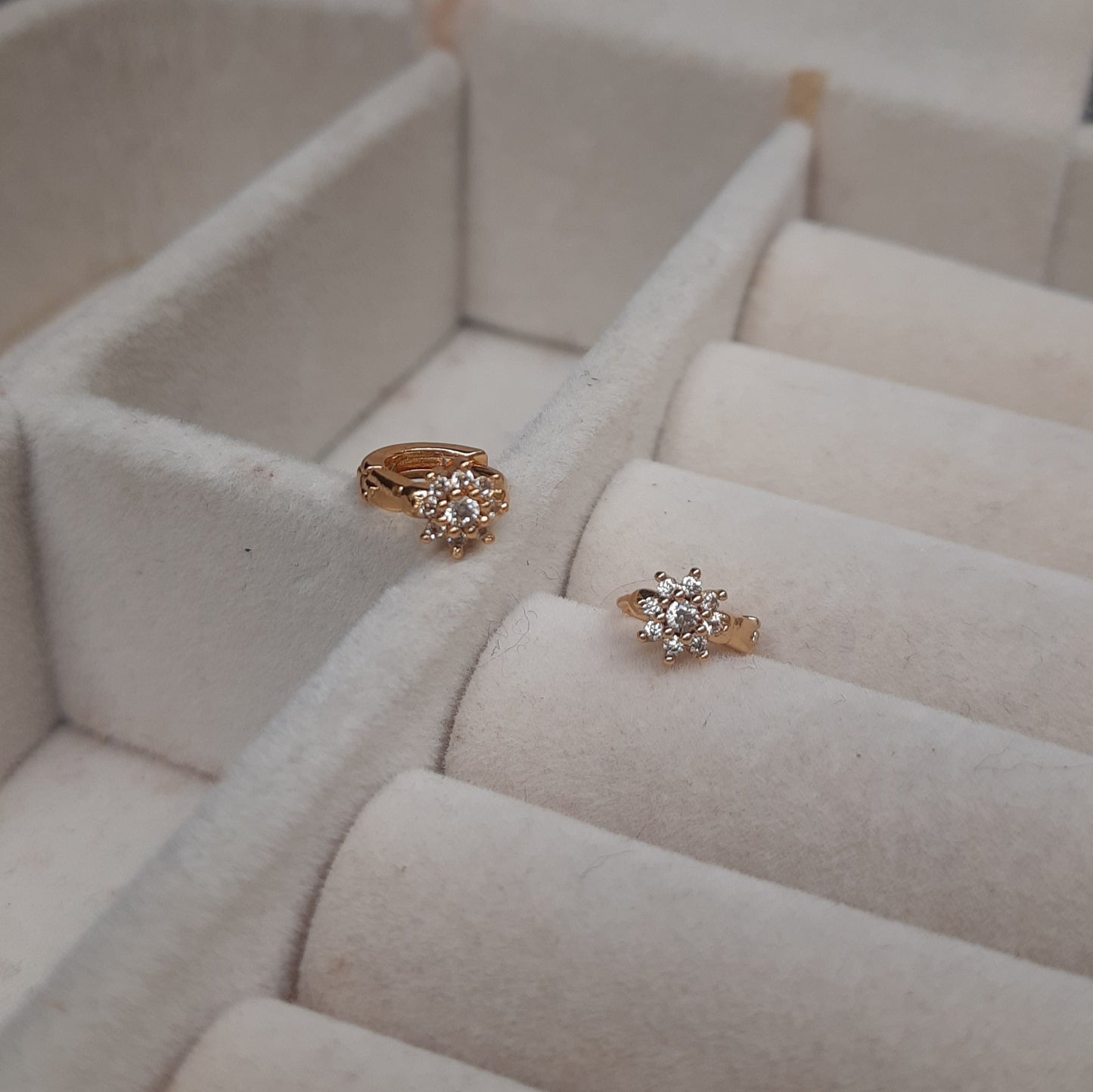 Daisy Mini hoops