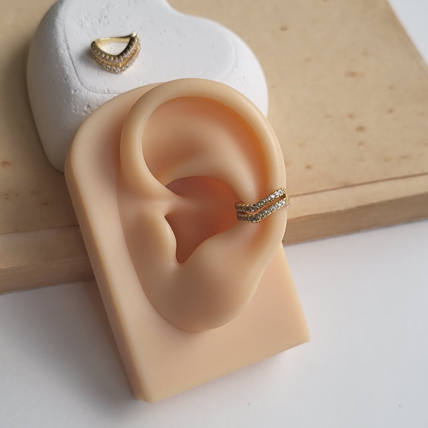 Rima earclips (pair)