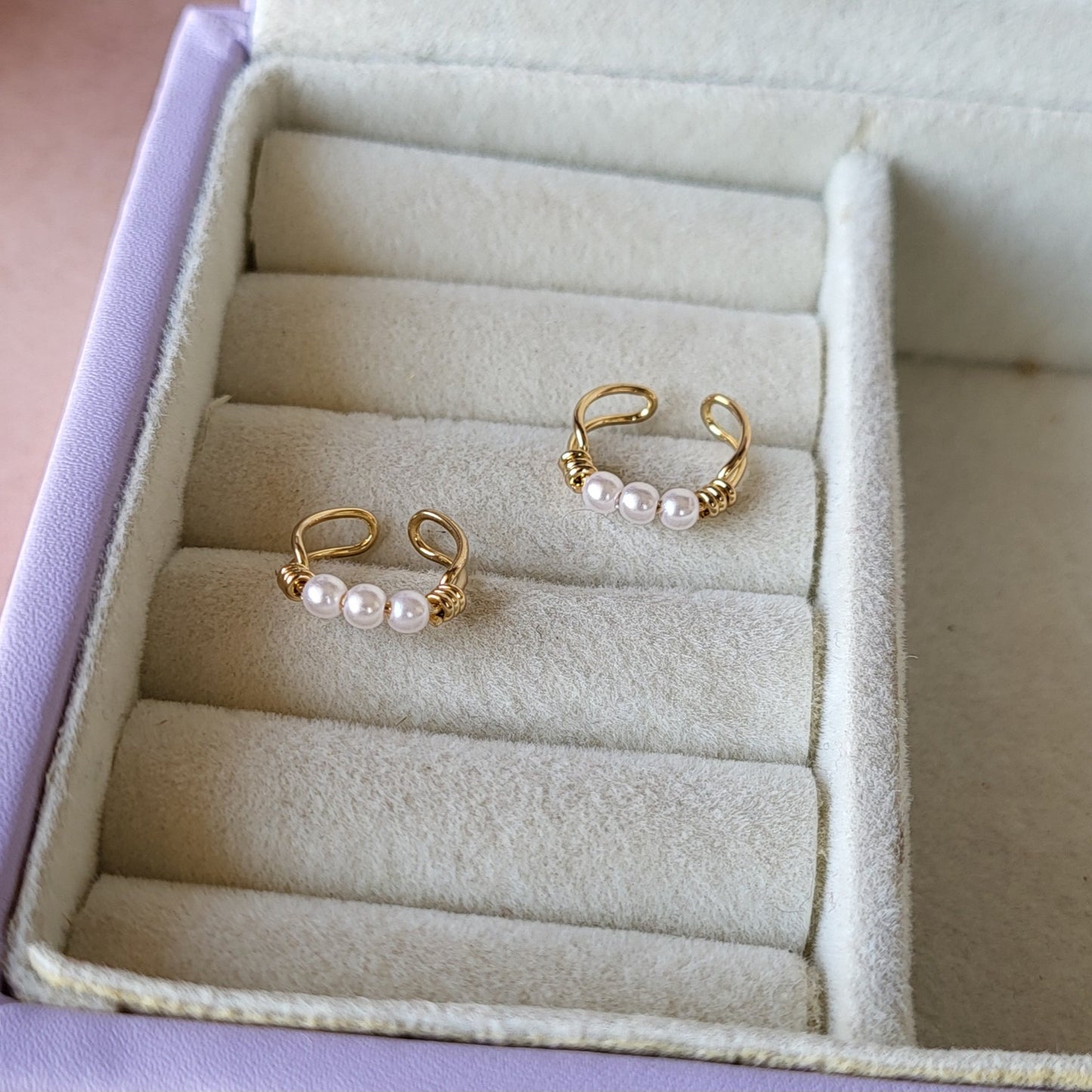 Pearl earclips
