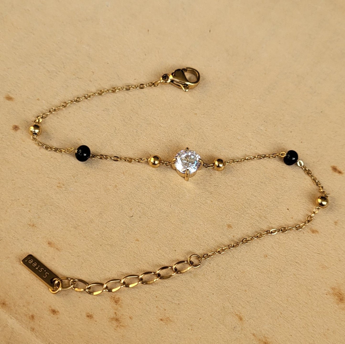 Senorita hand mangalsutra