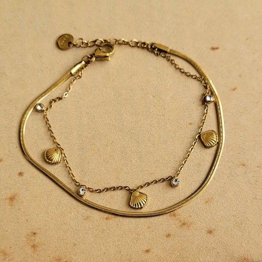 SHELL dainty bracelet