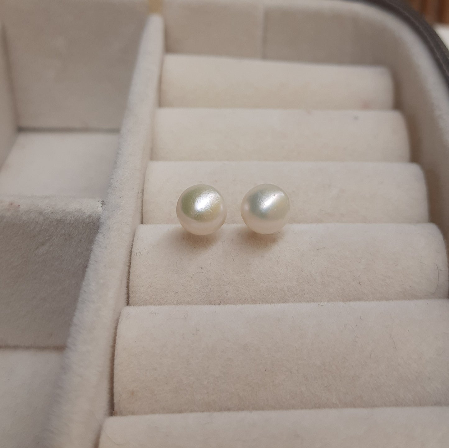 Dainty PEARL Studs