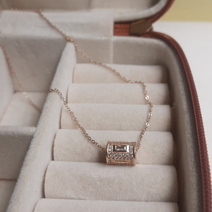 DIAMANTE pendent chain