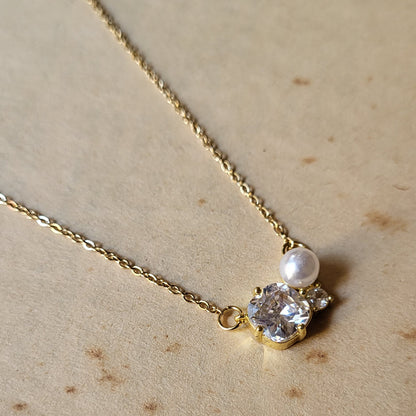 Diva pearl pendent chain