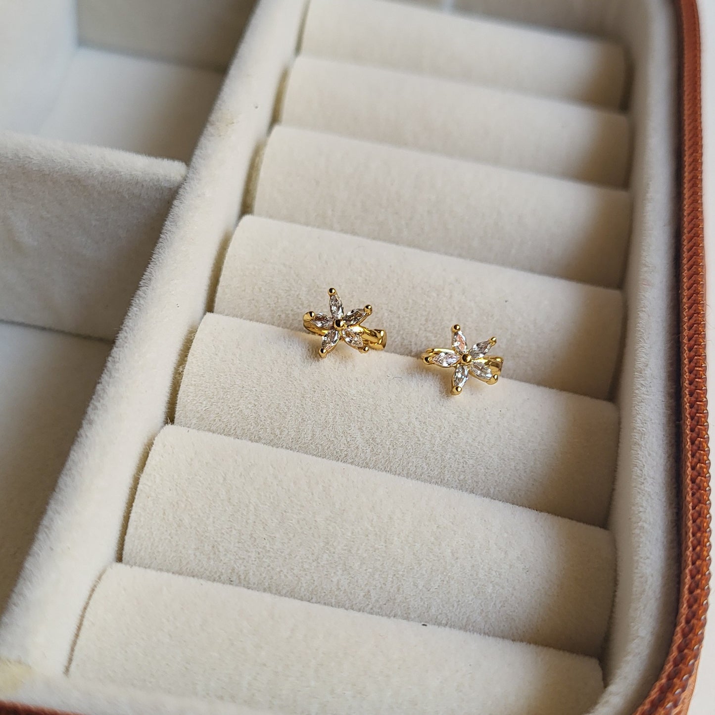 Flower mini hoops