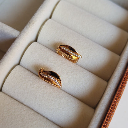 Feather hoops