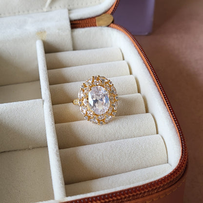 Queen finger ring