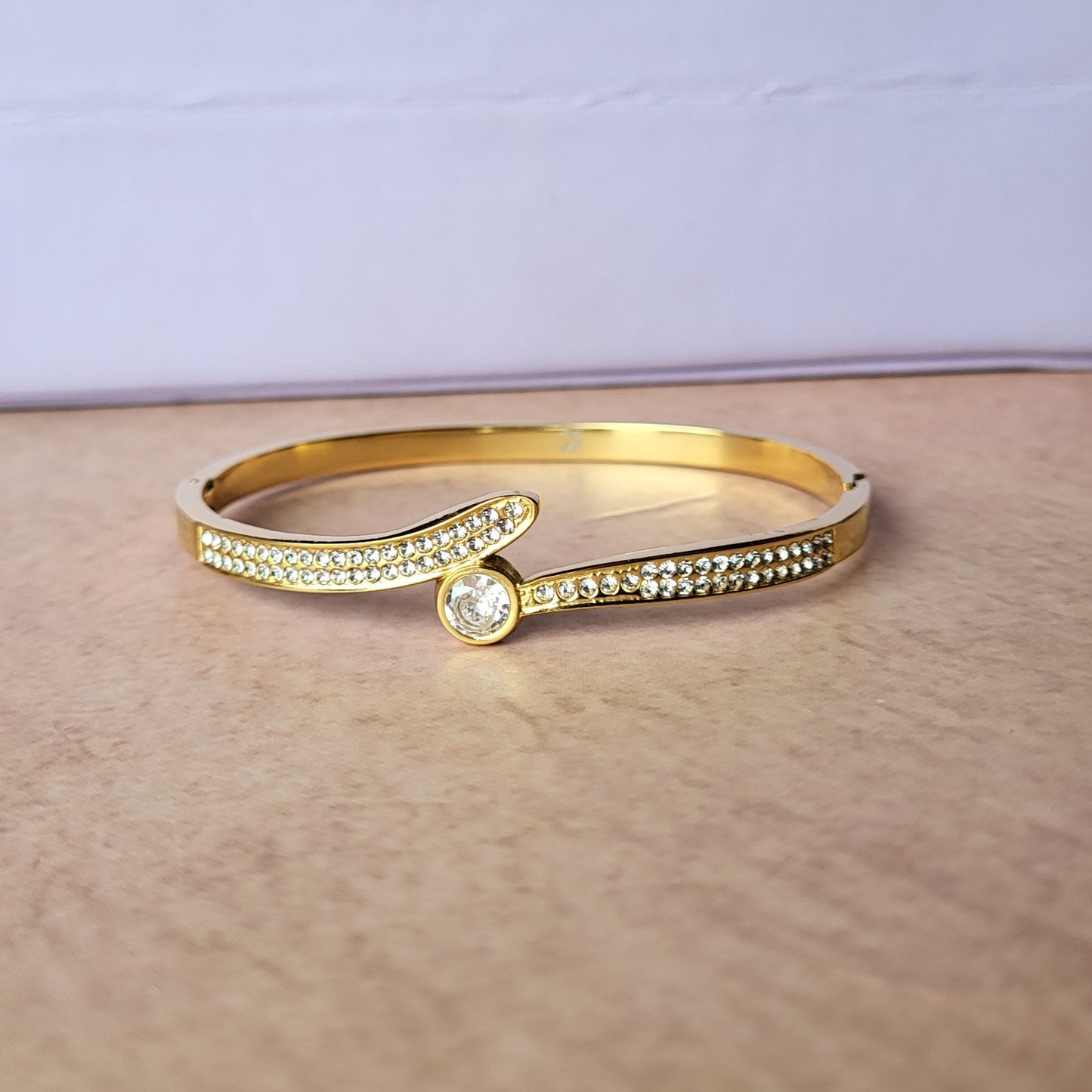 Stone studded kada