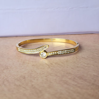 Stone studded kada